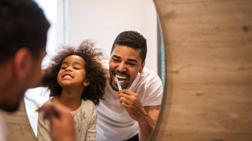 Fluor behövs för att stärka tändernas emalj och hjälper även till att skydda miljön runt tanden. Foto: Shutterstock